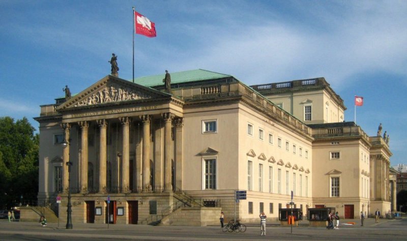 Staatsoper Berlin på Bebelplatz