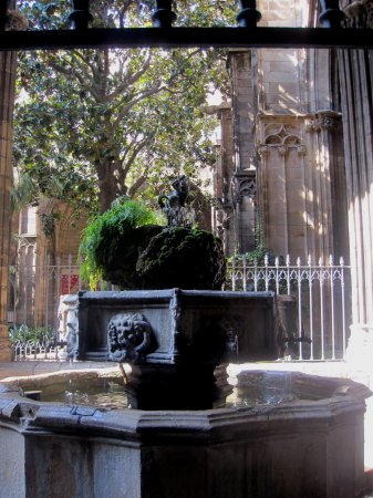 Gåsebrønden i domkirken i Barcelona