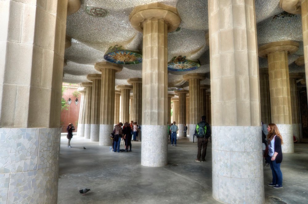 Hypostylhallen i Park Guell